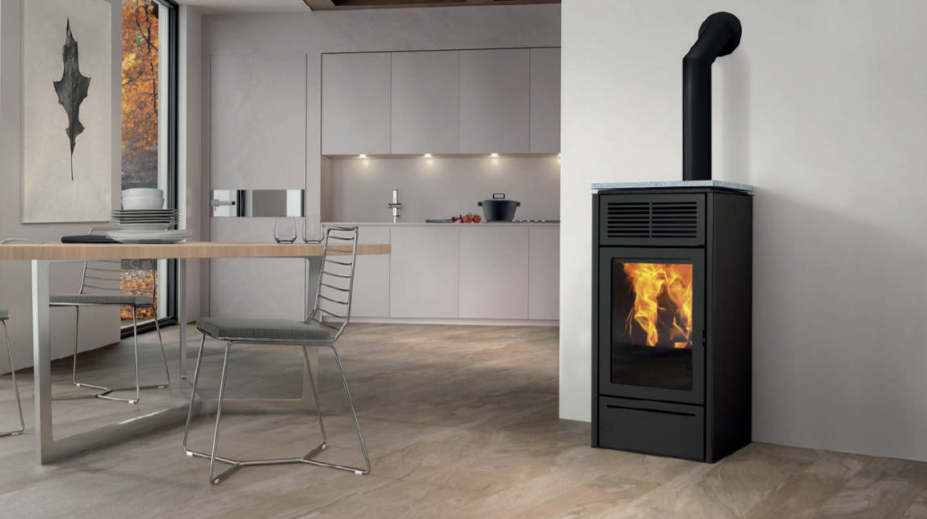 image de poêle à bois qui flambe